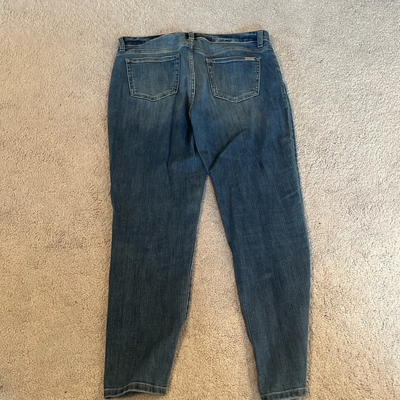 Comfortable bedazzled jeans - Picture 3 of 4